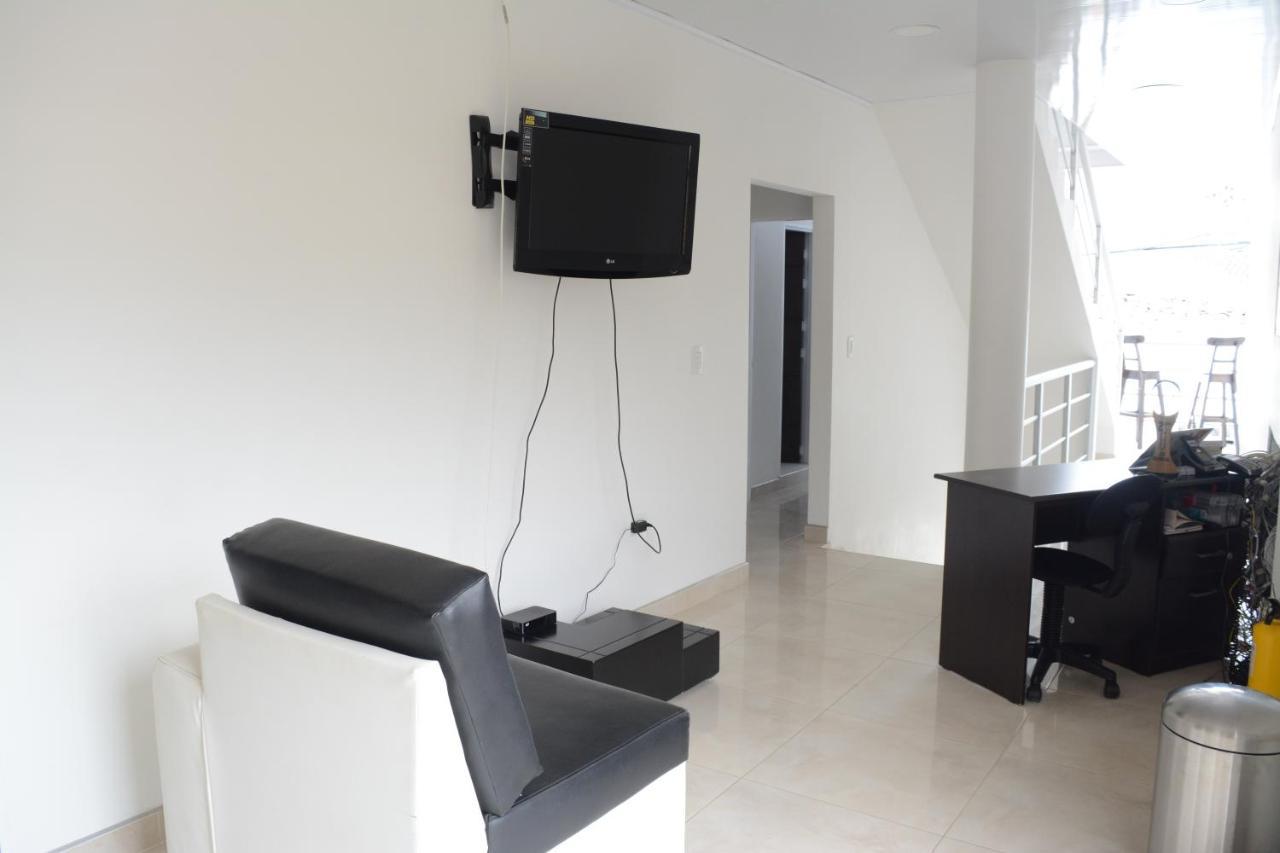 Hotel Brisas Del Norte Roldanillo 外观 照片