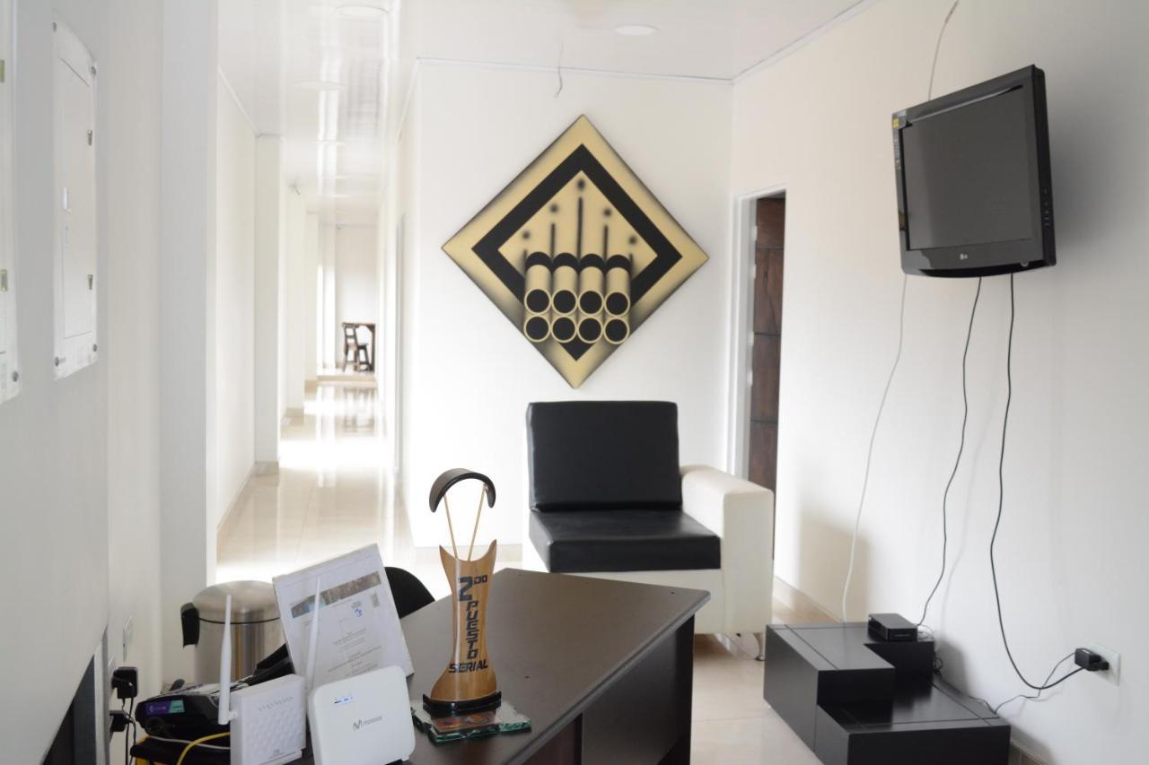Hotel Brisas Del Norte Roldanillo 外观 照片